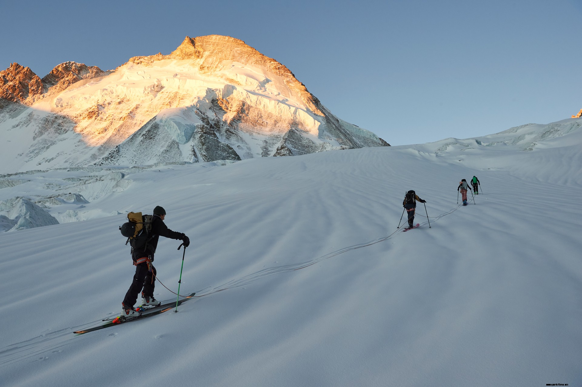 Zermatt a Verbier | Il tour sugli sci dell equipaggio della fazione attraverso la leggendaria traversata dell alta montagna