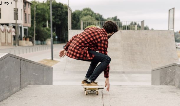 Complete Skateboard Guide to Start Rolling for the First Time