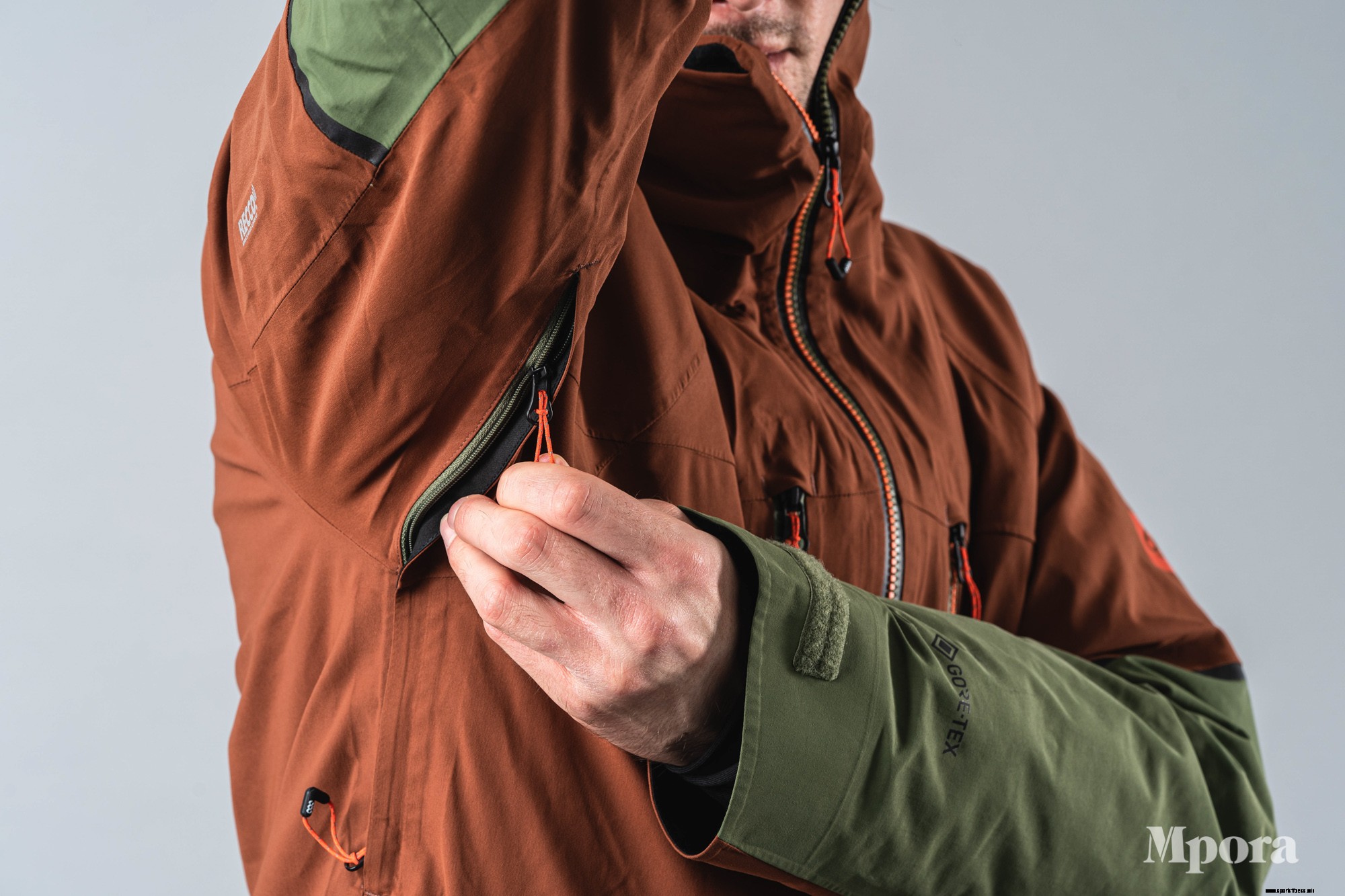 686 GLCR Gore-Tex Weapon 3-In-1 Smarty Jacket | Review