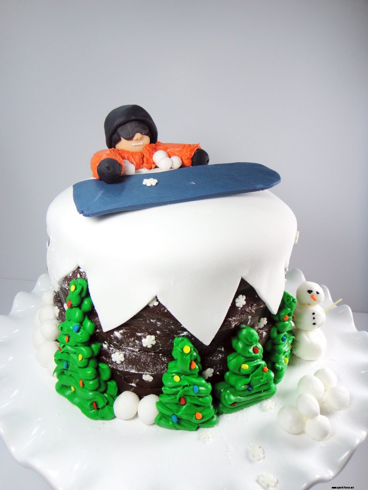 23 Snowboard Cakes Perfect For Those Who Eat, Drink, And Sleep Snowboarding