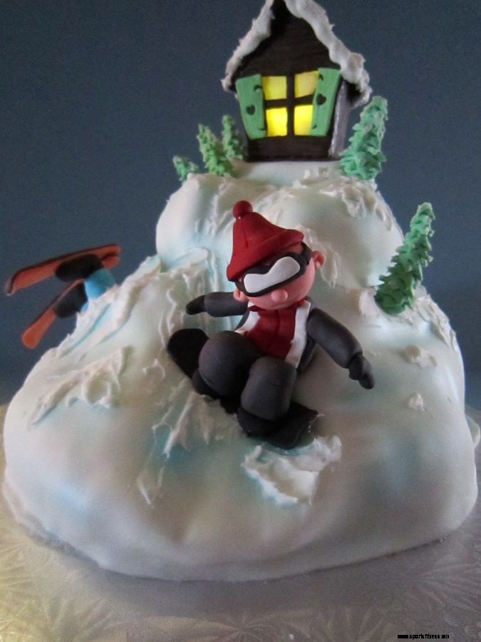 23 Snowboard Cakes Perfect For Those Who Eat, Drink, And Sleep Snowboarding