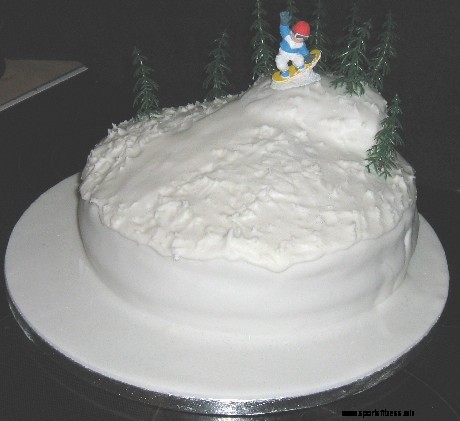 23 Snowboard Cakes Perfect For Those Who Eat, Drink, And Sleep Snowboarding