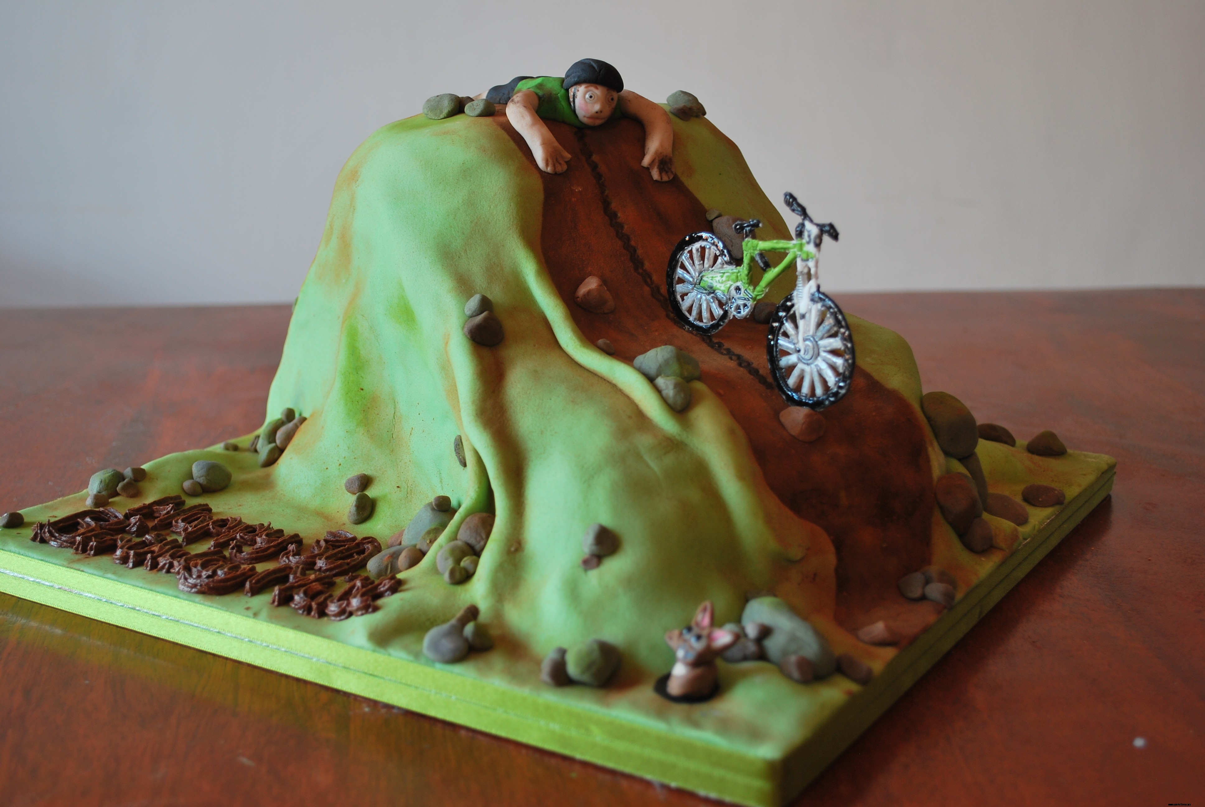 15 Mountain Biking Cakes Perfect For Those Who Eat, Drink, And Sleep The Sport