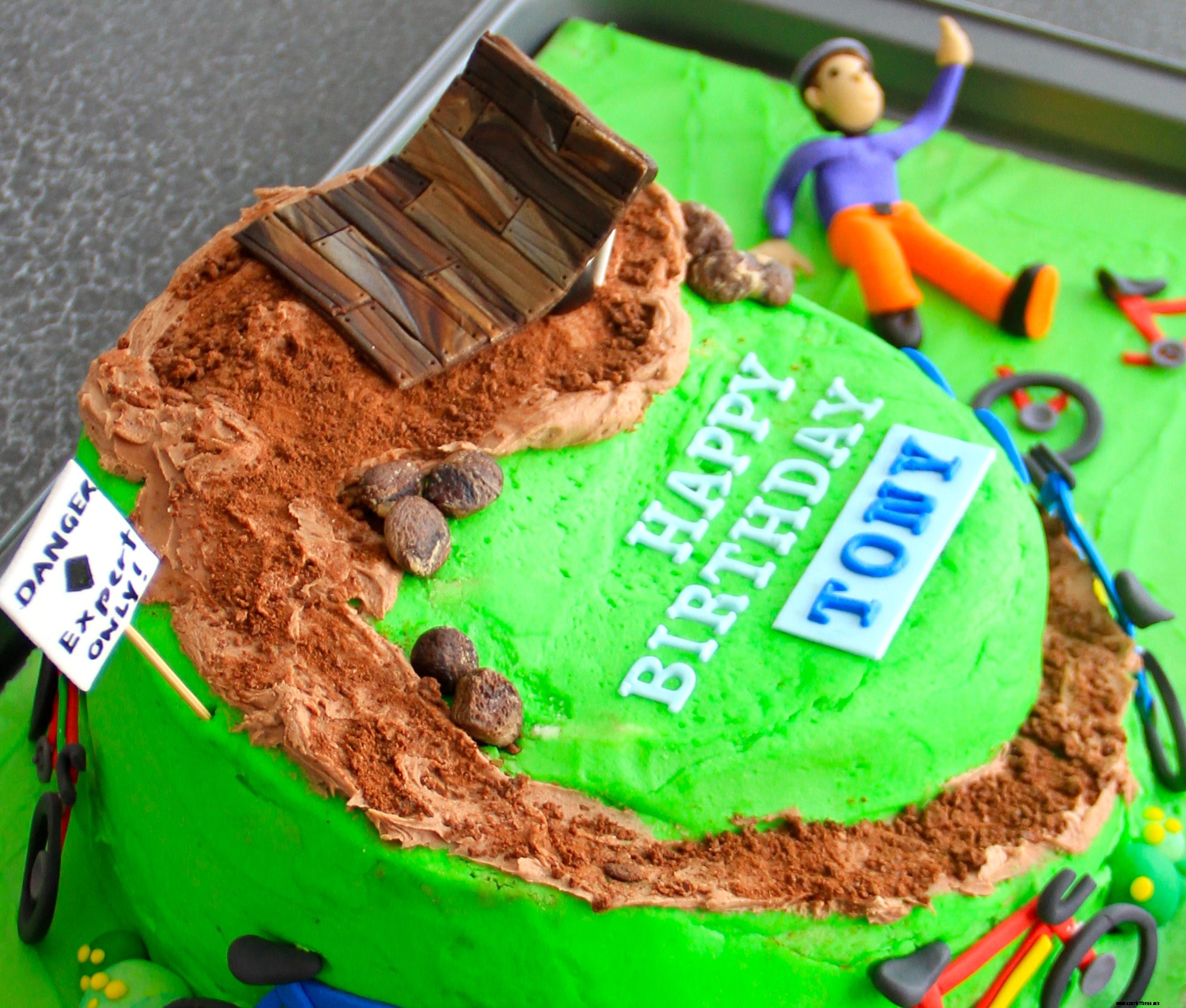 15 Mountain Biking Cakes Perfect For Those Who Eat, Drink, And Sleep The Sport