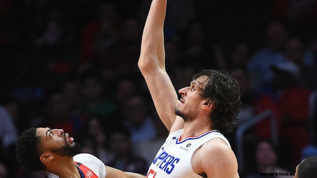 Boban Marjanovic Is the Tallest Human on Earth