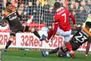 Nottingham Forest 2-1 Brentford Six Things:les Reds se battent pour la victoire 