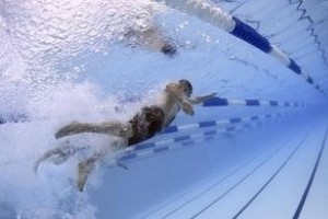 Czym są kombinezony techniczne do pływania? - Przewodnik dla pływaków? 