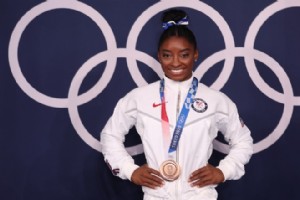 Hvordan Simone Biles møtte kjæresten Jonathan Owens 