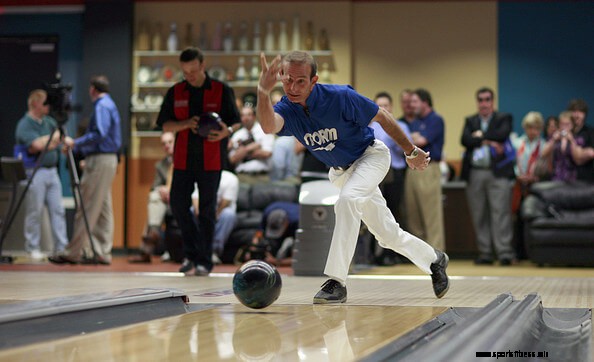 Norm Duke bowling on the lane