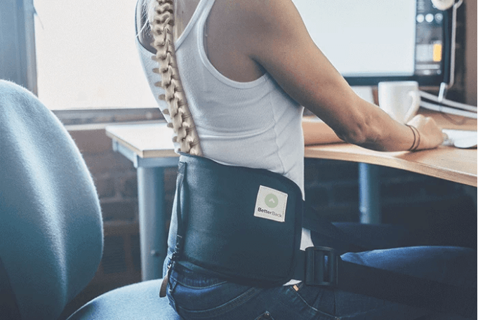 Fiks din daglige sittestilling ved å rette ut ryggen 