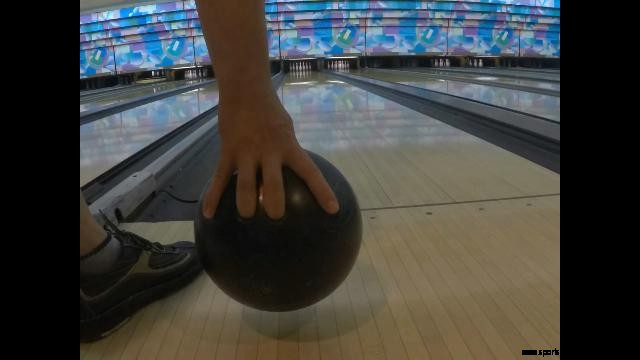 polso da bowling piegato indietro vista posteriore